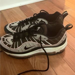 Nike airmaxs in pink, white and black.